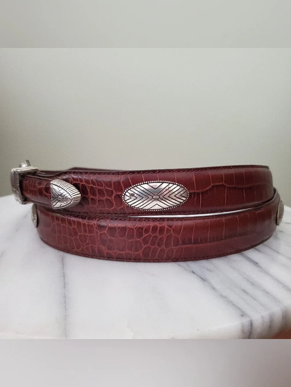 Roundtree & Yorke Men's Brown Western Embossed Leather Concho Style Belt Size 50